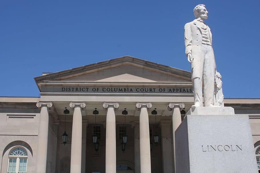 lincoln statue historic courthouse dc courts publicly funded statue